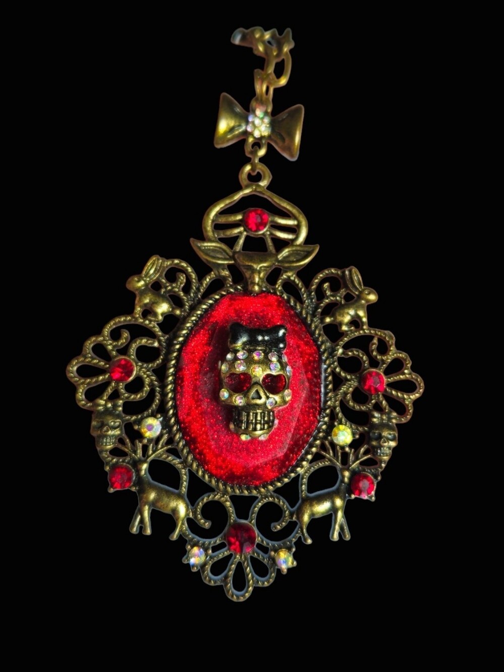💀🦌Betsey DARK FOREST Red Vampire Skull Cameo Pendant Necklace - EPC
